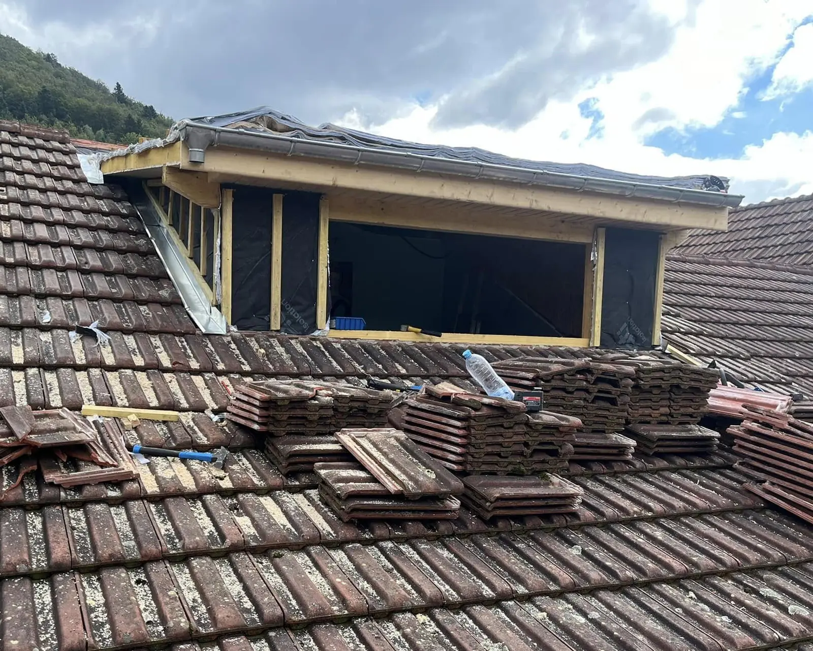 Création d'une lucarne rampante à Plancher-Bas