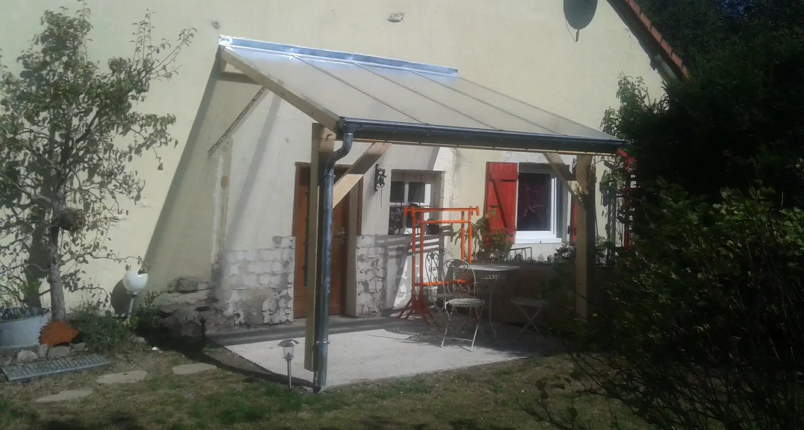 Création d'un carport de terrasse à Plancher-Bas